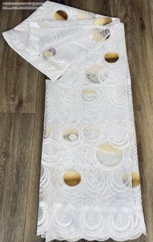 Labdás, fehér alapon barna, 300x175 cm