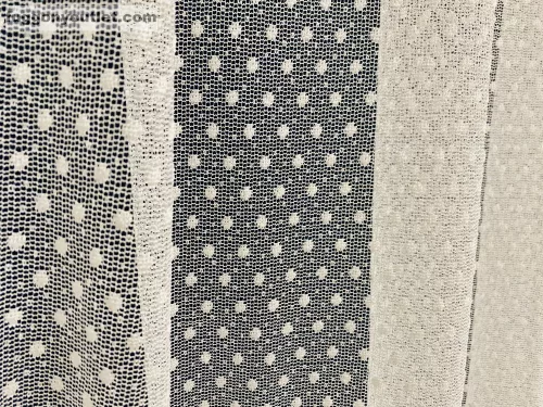 Kdk Pöttyös, törtfehér , 400x175 cm