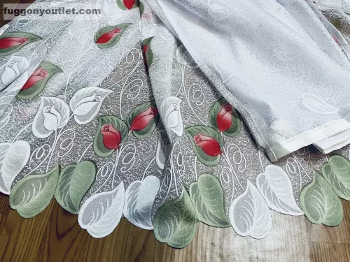 Tulipánlevél, fehér alapon zöld piros, 400x175 cm